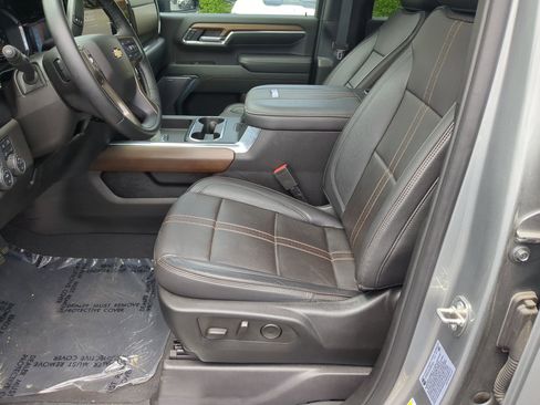 Used 2024 Chevrolet Silverado 2500 High Country w/ Technology Package AWD/4WD image 30