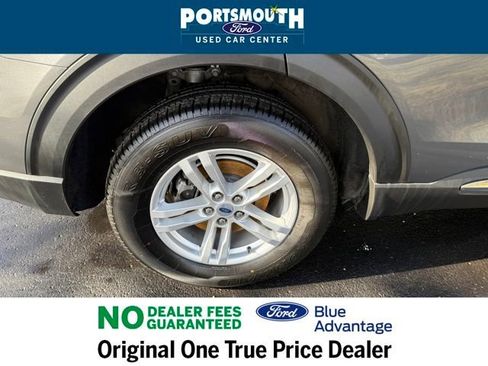 Used 2022 Ford Explorer XLT w/ Equipment Group 202A image 28