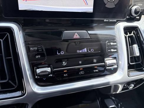 Certified 2023 Kia Sorento SX AWD/4WD image 22