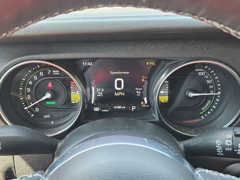 Used 2023 Jeep Wrangler Unlimited Sahara w/ Cold Weather Group AWD/4WD image 10