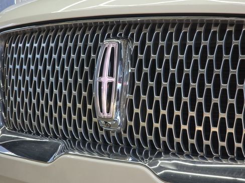 Used 2020 Lincoln Navigator L Black Label w/ Cargo Convenience Package image 46