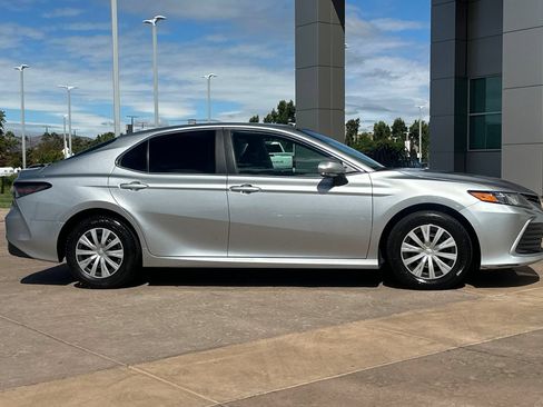 Certified 2022 Toyota Camry LE FWD image 3