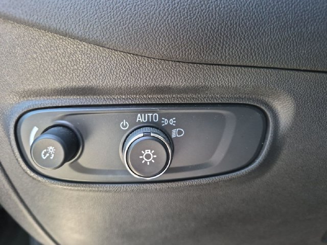 Used 2024 Chevrolet Equinox RS FWD image 19