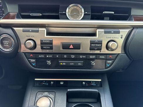 Used 2013 Lexus ES 350 350 w/ Luxury Pkg image 19