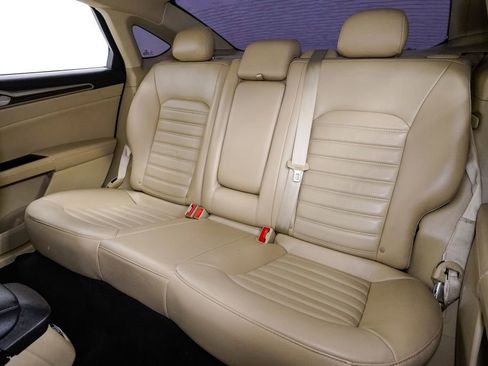 Used 2014 Ford Fusion SE w/ Equipment Group 502A image 19