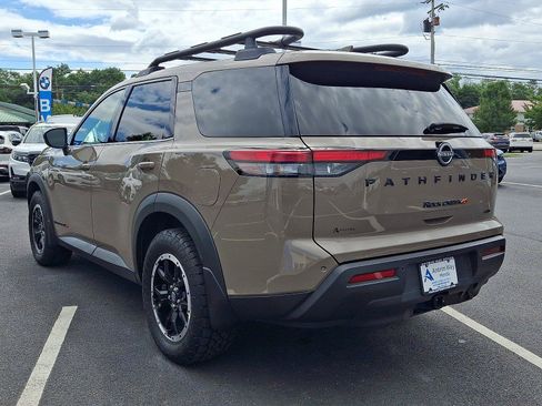 Used 2023 Nissan Pathfinder Rock Creek AWD/4WD image 4