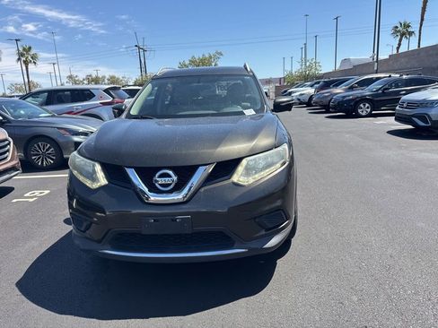 Used 2015 Nissan Rogue SV w/ SV Premium Package AWD/4WD image 2