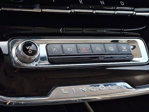 Certified 2024 Lincoln Corsair AWD w/ Equipment Group 101A image 24