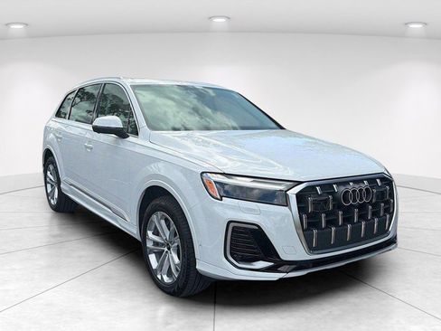 Used 2025 Audi Q7 3.0T Premium image 2
