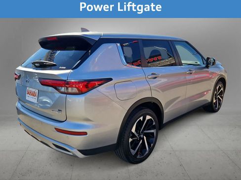 Used 2023 Mitsubishi Outlander SE image 10