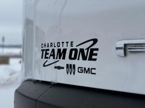 Used 2023 GMC Acadia SLT image 36