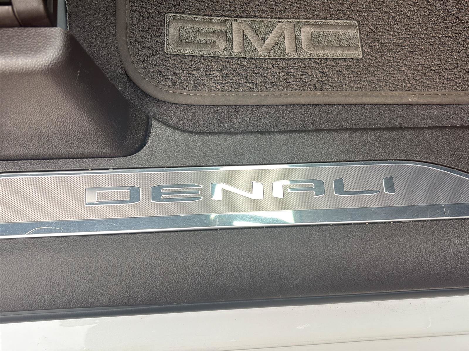 Used 2022 GMC Sierra 1500 Denali AWD/4WD image 29