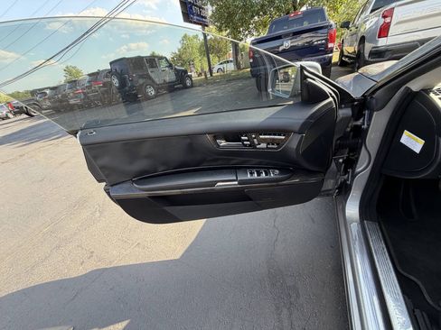 Used 2011 Mercedes-Benz CL 550 4MATIC image 12