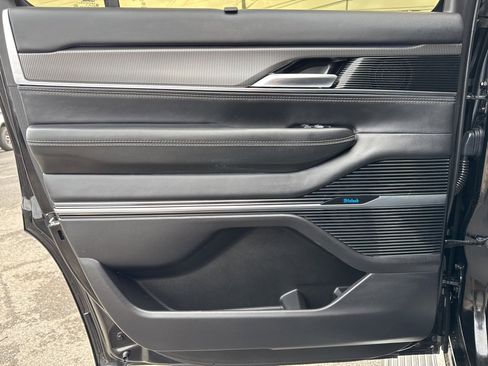 Used 2022 Jeep Grand Wagoneer Series II image 23