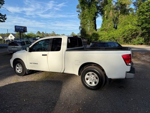Used 2007 Nissan Titan XE w/ Preferred Pkg image 3