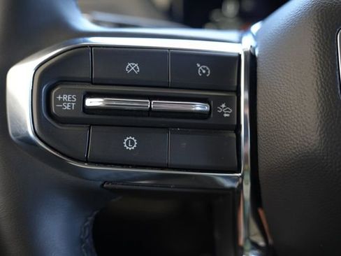 Used 2025 GMC Yukon Denali AWD/4WD image 22