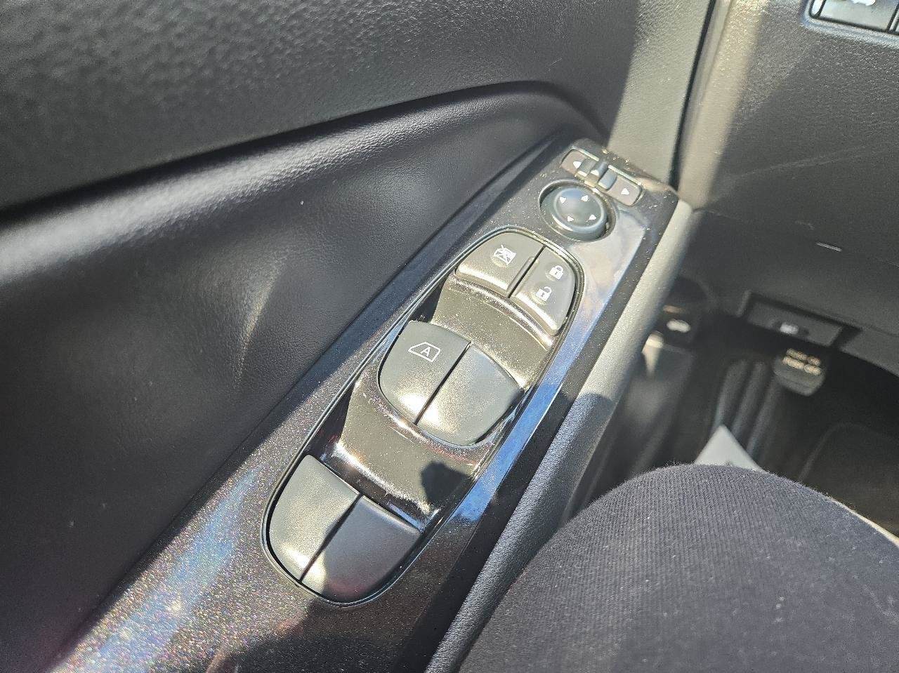Used 2023 Nissan Altima 2.5 SV FWD image 21
