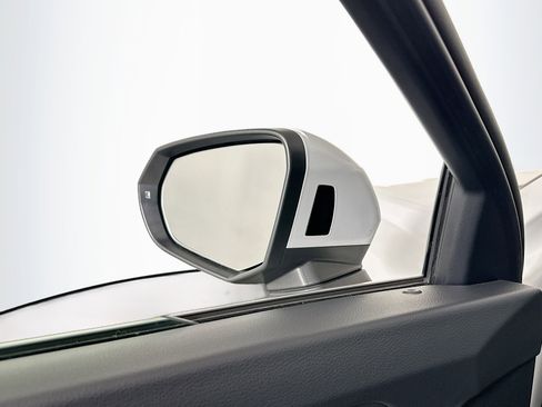 Used 2025 Audi Q3 2.0T Premium image 16