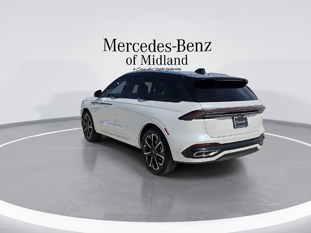 Used 2024 Lincoln Nautilus Reserve AWD/4WD image 6
