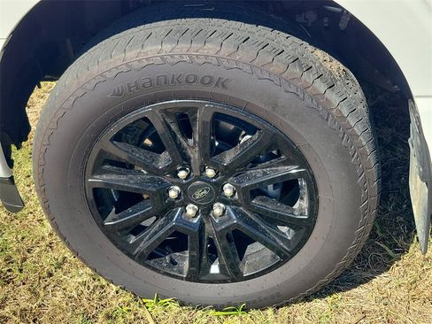 Used 2024 Ford F150 Platinum w/ FX4 Off-Road Package image 11