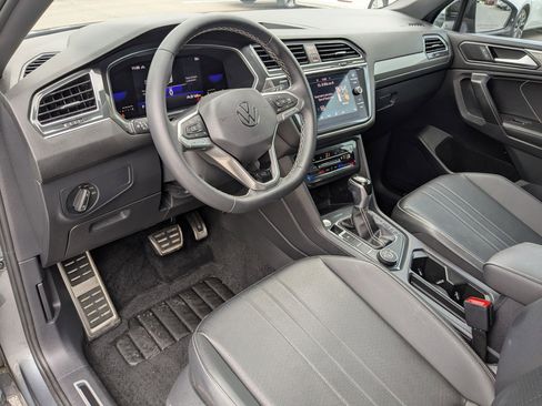 Used 2023 Volkswagen Tiguan SE R-Line AWD/4WD image 17