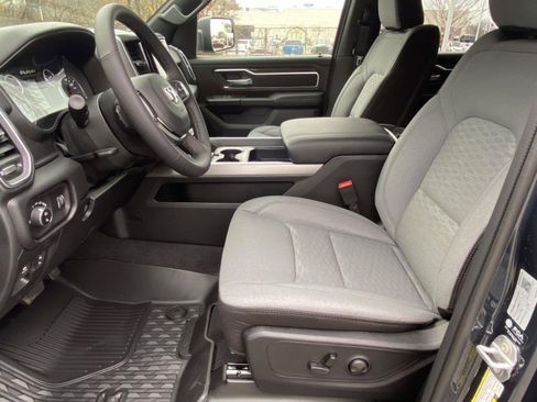 New 2026 RAM 1500 4x4 Crew Cab image 15