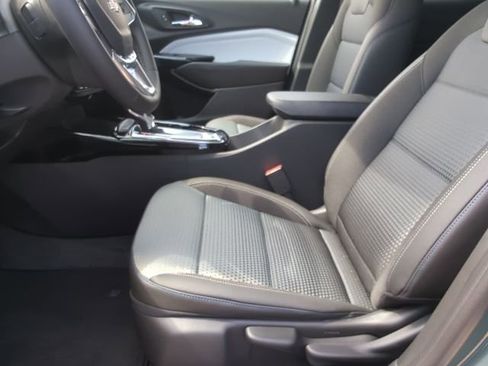 New 2026 Chevrolet Trax LT w/ LT Convenience Package FWD image 9