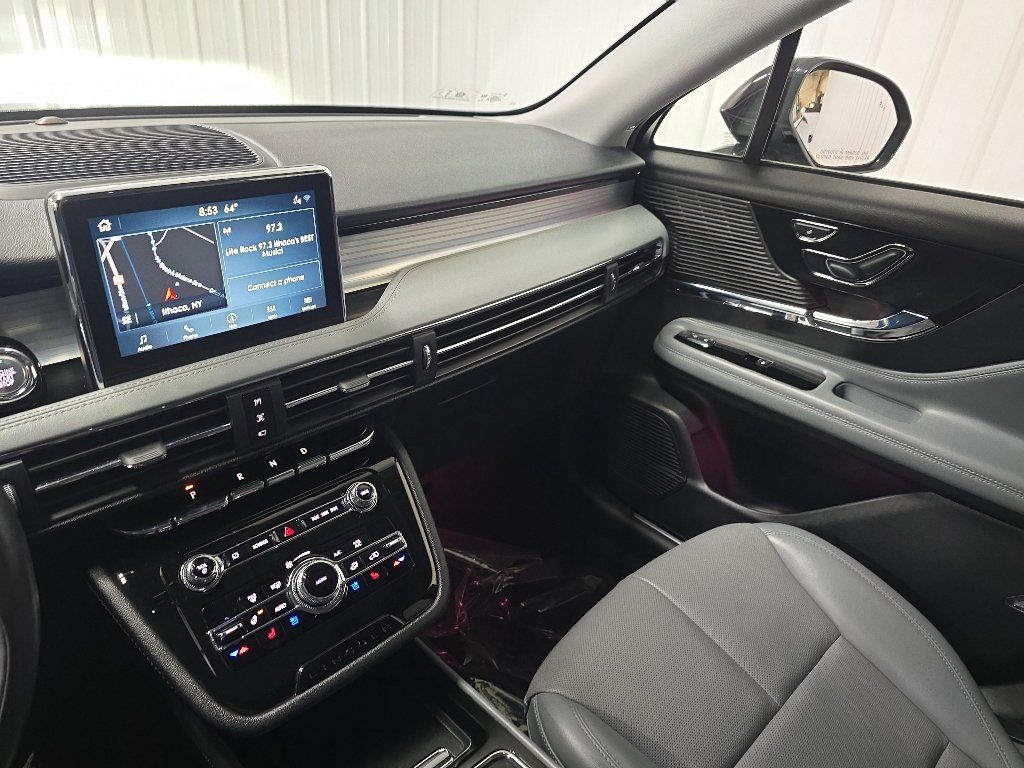 Used 2021 Lincoln Corsair AWD w/ Premium Package image 26