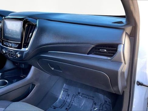 Used 2023 Chevrolet Traverse LT image 19