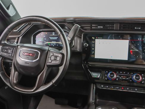 Used 2024 GMC Sierra 2500 AT4 w/ AT4 Premium Plus Package AWD/4WD image 18