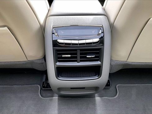 Used 2024 Cadillac XT5 Premium Luxury w/ Technology Package image 17