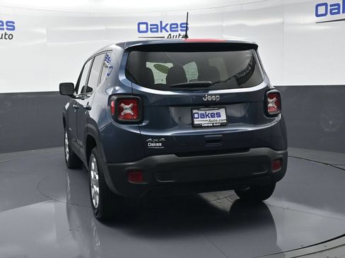 Used 2023 Jeep Renegade Latitude AWD/4WD image 6