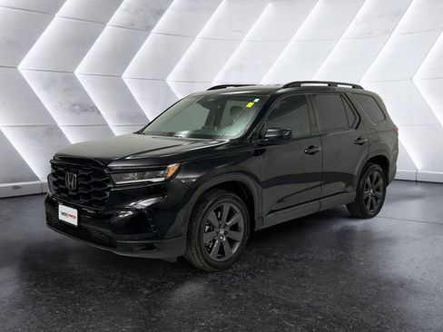 Used 2023 Honda Pilot Sport image 3
