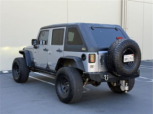 Used 2017 Jeep Wrangler Unlimited Sport w/ Quick Order Package 23S AWD/4WD image 6