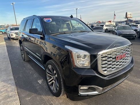 Used 2019 GMC Yukon Denali w/ Denali Ultimate Package AWD/4WD image 4