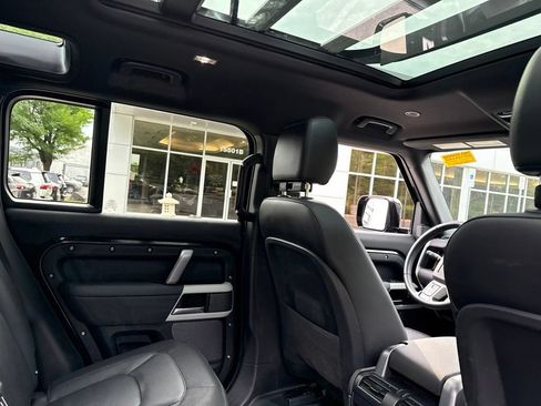 Used 2024 Land Rover Defender 110 X-Dynamic SE AWD/4WD image 9