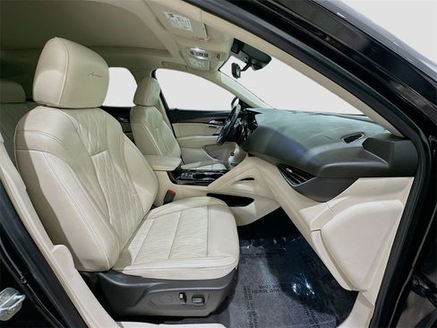 Used 2022 Buick Envision Avenir w/ Technology Package II image 29
