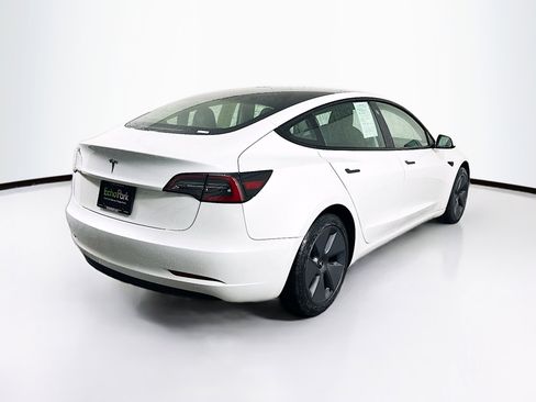 Used 2023 Tesla Model 3 Standard Range image 9