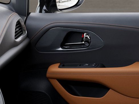 New 2026 Chrysler Pacifica Pinnacle image 28