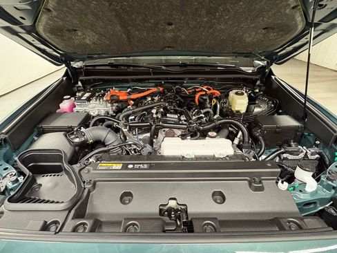 Certified 2025 Toyota 4Runner TRD Off-Road Premium image 12