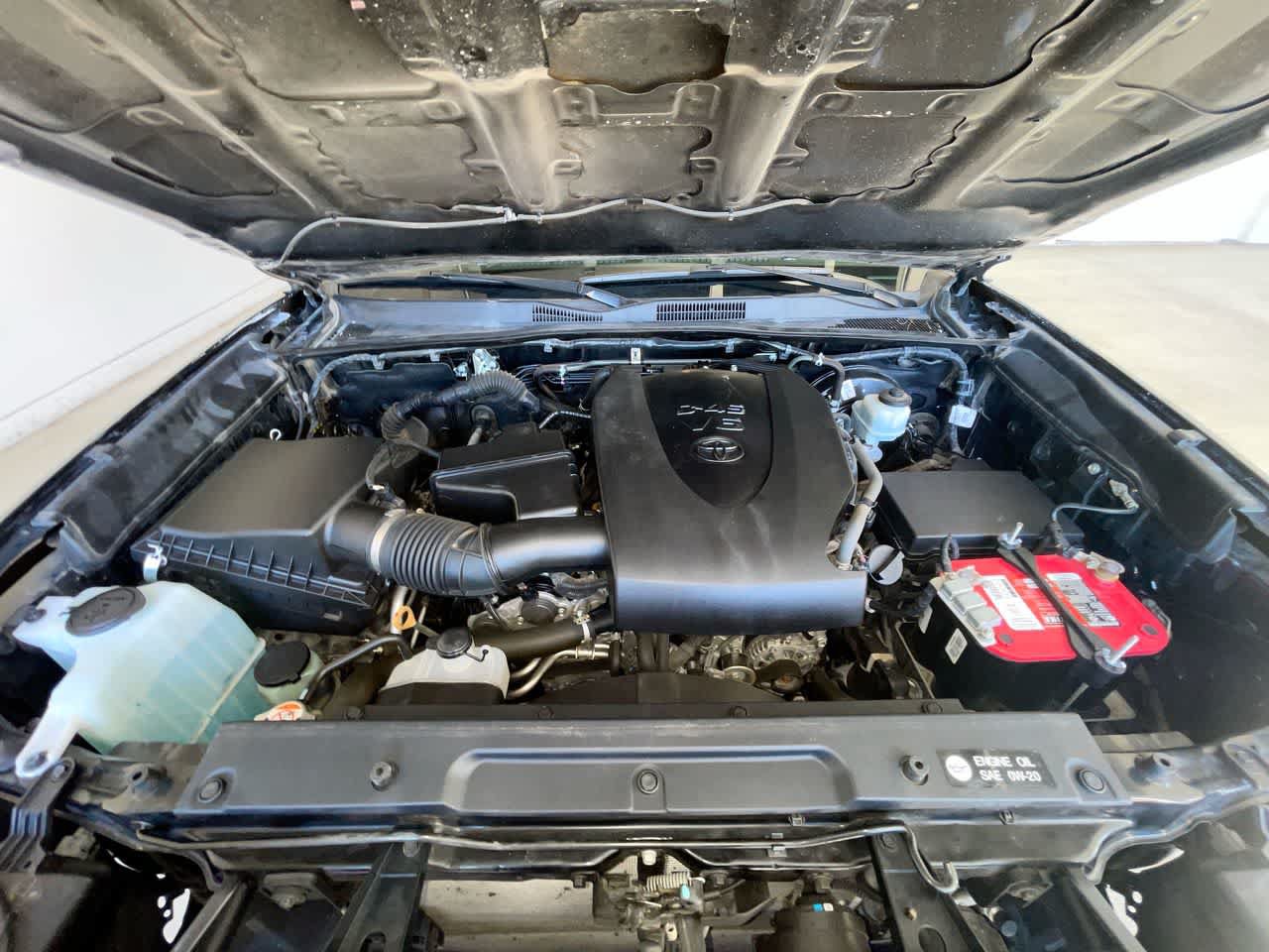 Used 2018 Toyota Tacoma SR5 AWD/4WD image 24