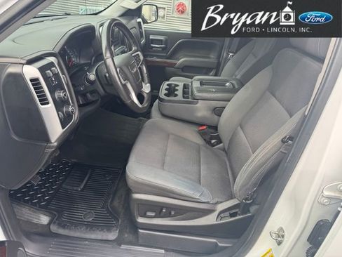 Used 2017 GMC Sierra 1500 SLE w/ Suspension Package, Off-Road image 15
