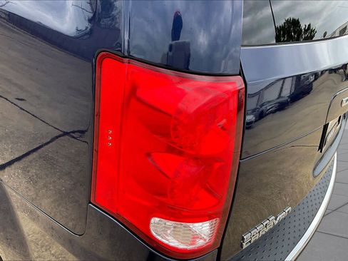 Used 2017 Dodge Grand Caravan SE w/ Power Window Group FWD image 29
