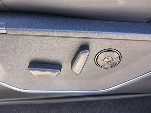 Used 2025 Ford F350 Platinum w/ FX4 Off-Road Package image 22