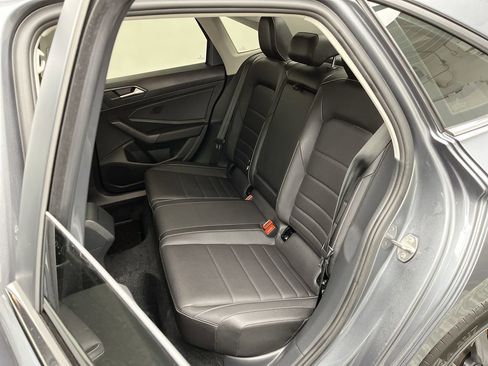 Used 2024 Volkswagen Jetta SE w/ Panoramic Sunroof Package image 12