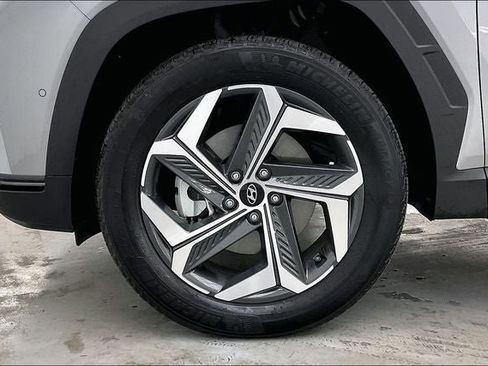 Certified 2024 Hyundai Tucson Limited AWD/4WD image 10