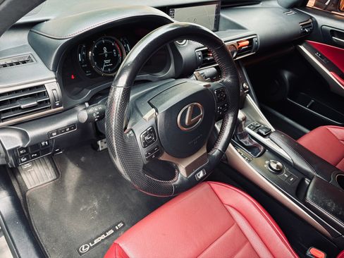 Used 2019 Lexus IS 300 F Sport w/ F Sport Package RWD image 3
