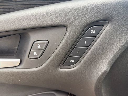 Used 2017 Buick Envision Essence FWD image 30