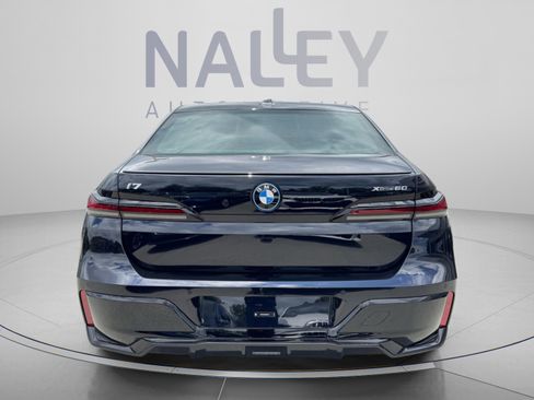 Used 2025 BMW i7 xDrive60 w/ Premium Package AWD/4WD image 4
