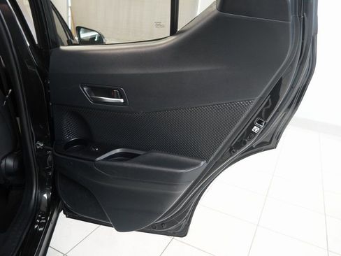 Used 2018 Toyota C-HR XLE image 25